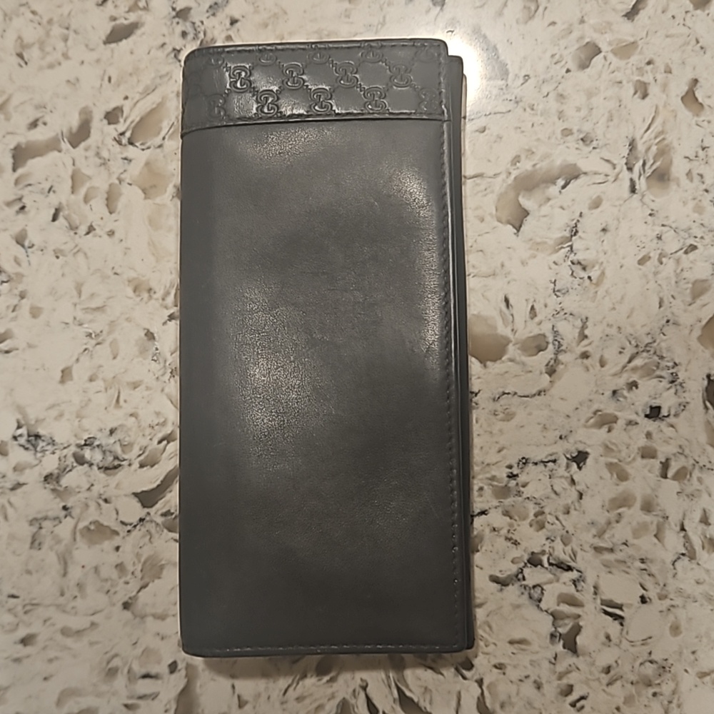 GUCCI Grey Micro Guccissima zippy Wallet Excelent Condition